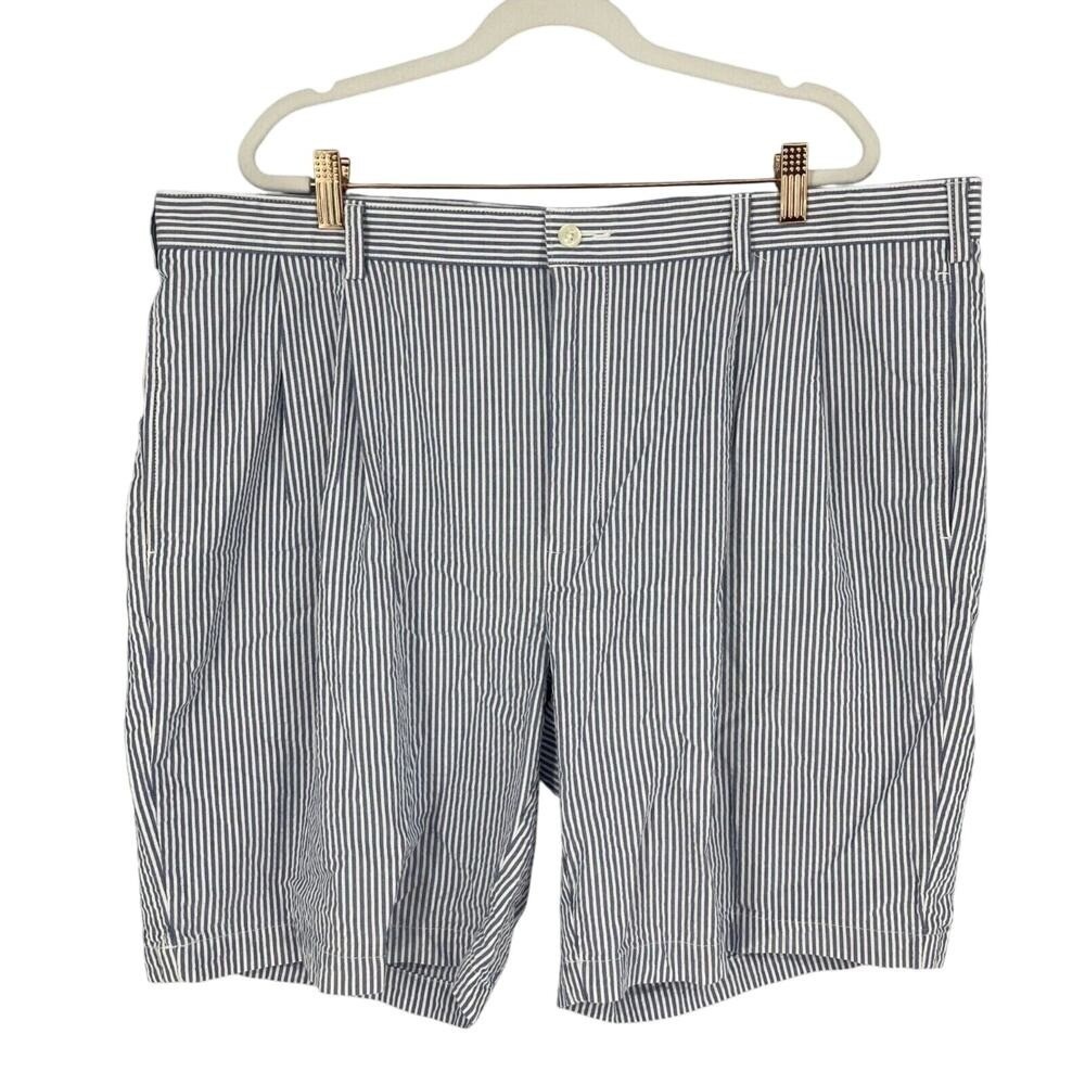 Jos A Bank Shorts Men 42 x 8.5" Inseam Blue Stripe Seersucker Pleated Stays Cool